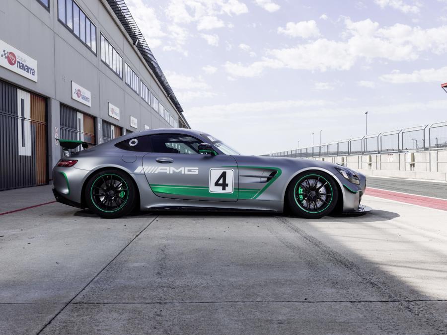  Mercedes-AMG GT4 (C190) 2017 года  (фото 5 из 43)
